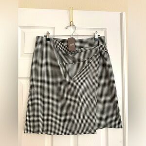 NWT J Jill Mini Skirt: Black/White Pattern Faux Wrap Elastic Waist in the Back M